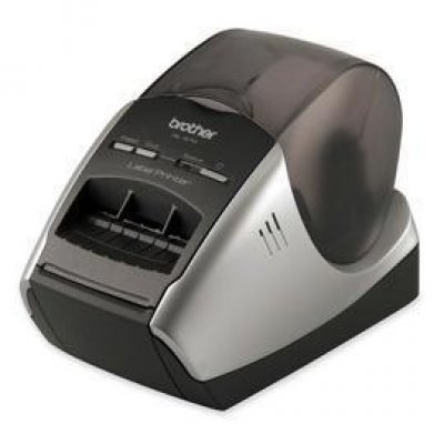 Принтер для этикеток Brother QL-570 (QL-570) Принтер для этикеток Brother QL-570 (QL-570)Принтеры этикеток Brother<br>300т/д, скорость 68 изобр/мин, авторезак, лента до 62мм, вертикальная печать, печать штрихкодов, до 2-х строк, USB 1.1 и выше, RS-232<br>
