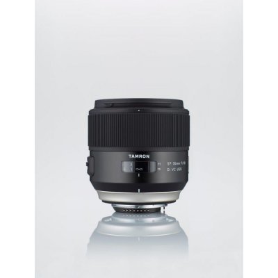 Объектив для фотоаппарата Tamron SP 35мм F/1.8 Di VC USD для Nikon (F012N) Объектив для фотоаппарата Tamron SP 35мм F/1.8 Di VC USD для Nikon (F012N)Объективы для фотоаппарата Tamron <br>Относительное отверстие — F/1,8; Минимальная диафрагма — F/16; Конструкция объектива — 10 элементов в 9 группах; Угол поля зрения — 63°26’ (43°29’ с камерами APS-C).<br>