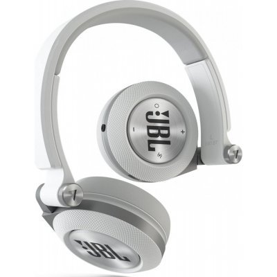 Bluetooth-гарнитура JBL E40BT белый (E40BTWHT) Bluetooth-гарнитура JBL E40BT белый (E40BTWHT)Bluetooth-гарнитуры JBL<br>Наушники беспроводные E40BT, 32 Ом, белые<br>